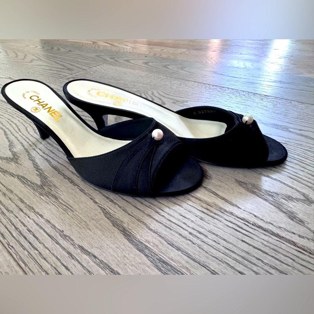 NEW!!!Chanel woman sandals